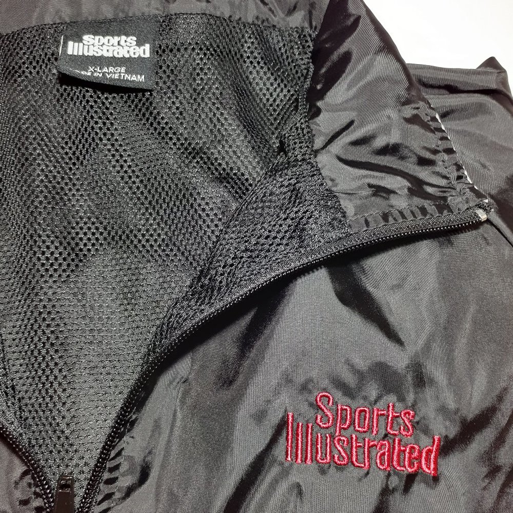 VINTAGE OFFICIAL SPORTS ILLUSTRATED WINDBREAKER